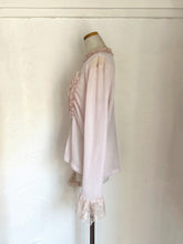 画像をギャラリービューアに読み込む, Crew Neck High Count Twist Yarn Sheer Waffle Shirring Lace Frill P/O