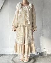 Load image into Gallery viewer, No.1613101 Lace Mix Ruffle Collar Long Puff Sleeve Front Snap Button Blouse