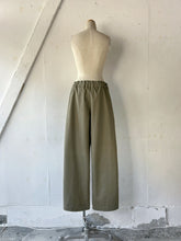 画像をギャラリービューアに読み込む, Gobelin Flower JQ ×  Cotton Twill Waist  Elastic Long P.T #1433495
