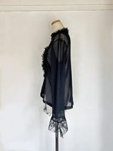 画像をギャラリービューアに読み込む, Crew Neck High Count Twist Yarn  Sheer Waffle Shirring Lace Frill P/O
