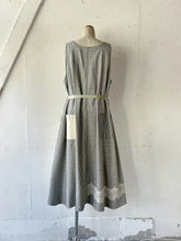 画像をギャラリービューアに読み込む, Gobelin Flower JQ Material Mix  Patchwork A line Flare Sleeveless  Dress #1513533
