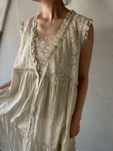 画像をギャラリービューアに読み込む, Sheer Tulle Yolk Gather Tiered Front Button Gilet Dress #7523545
