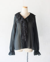 Load image into Gallery viewer, No.1613101　Lace Mix Ruffle Collar Long Puff Sleeve Front Snap Button Blouse
