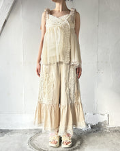 Load image into Gallery viewer, No.7523039　Motif Lace Mix Gather Flare Camisole
